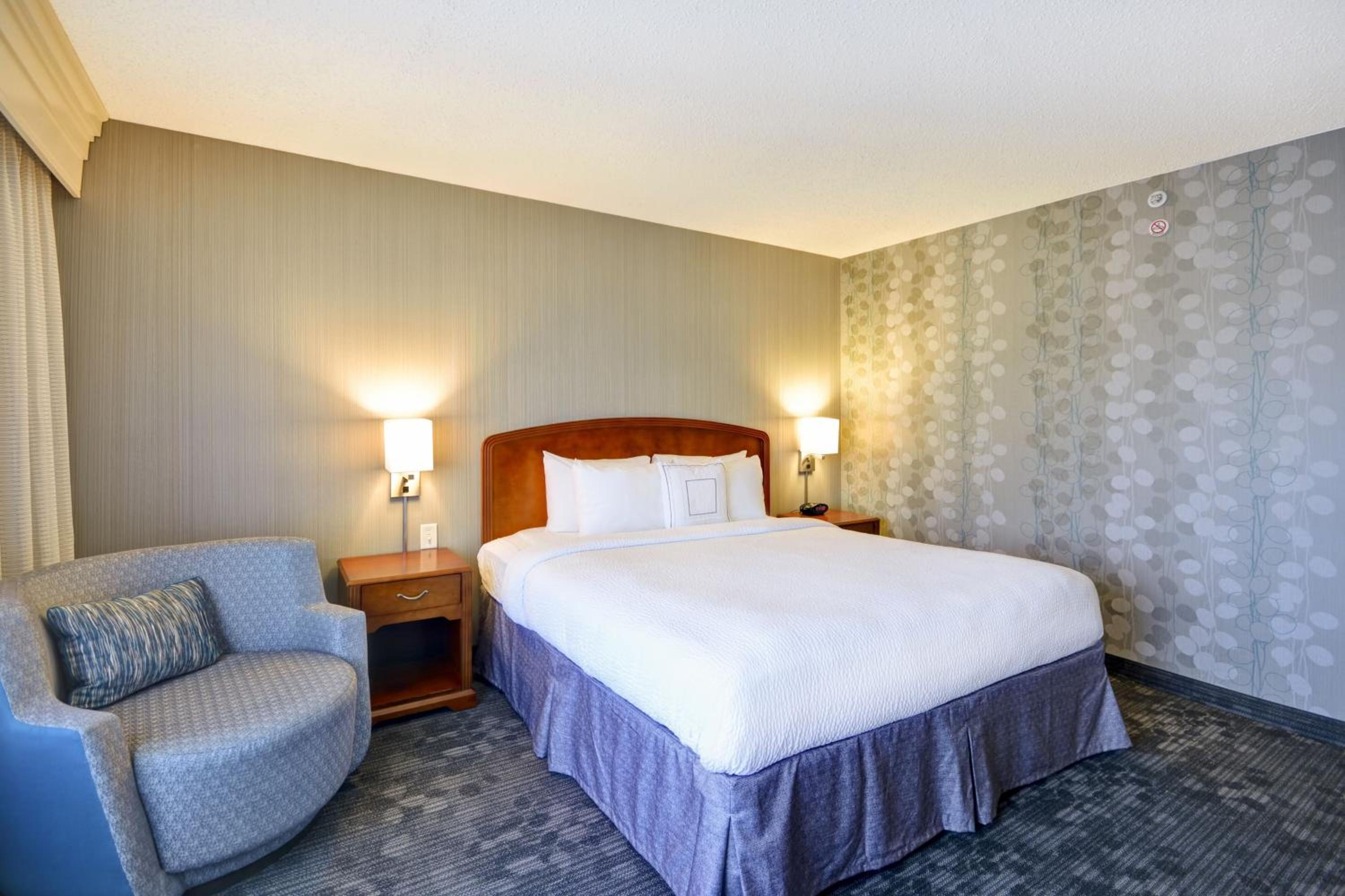 Springfield Vacations - Courtyard by Marriott Springfield - Property Image 5