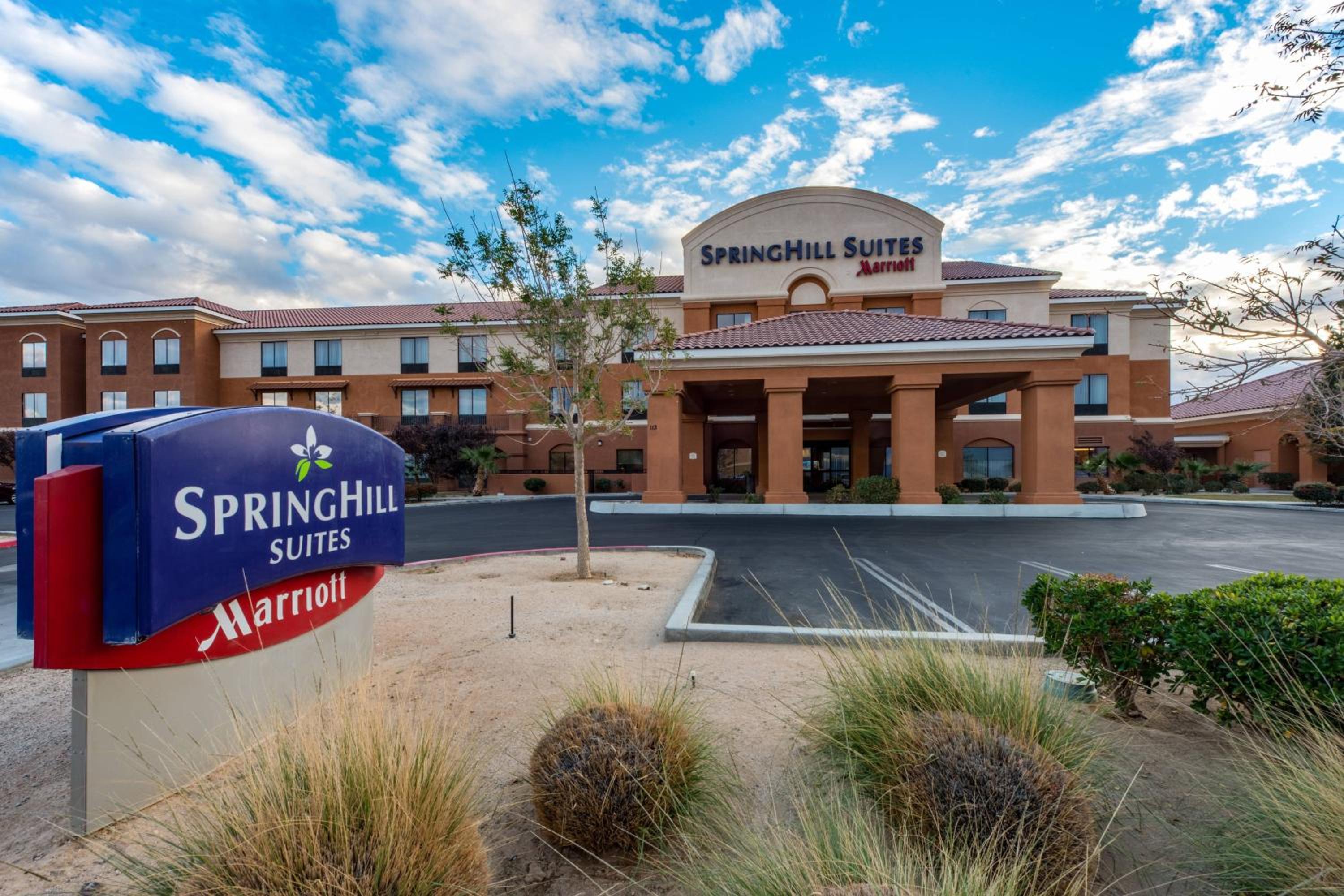 Ridgecrest Vacations - SpringHill Suites Ridgecrest - Property Image 9