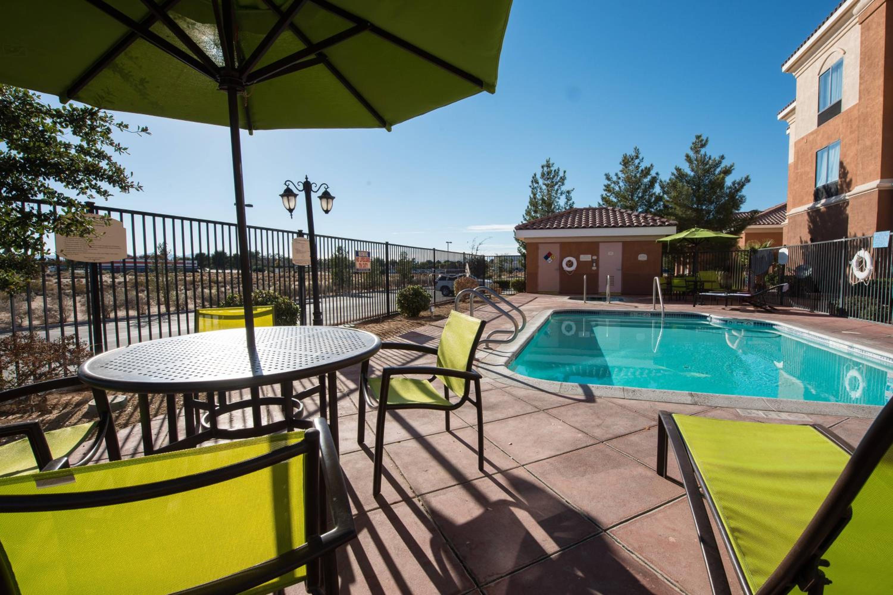 Ridgecrest Vacations - SpringHill Suites Ridgecrest - Property Image 4
