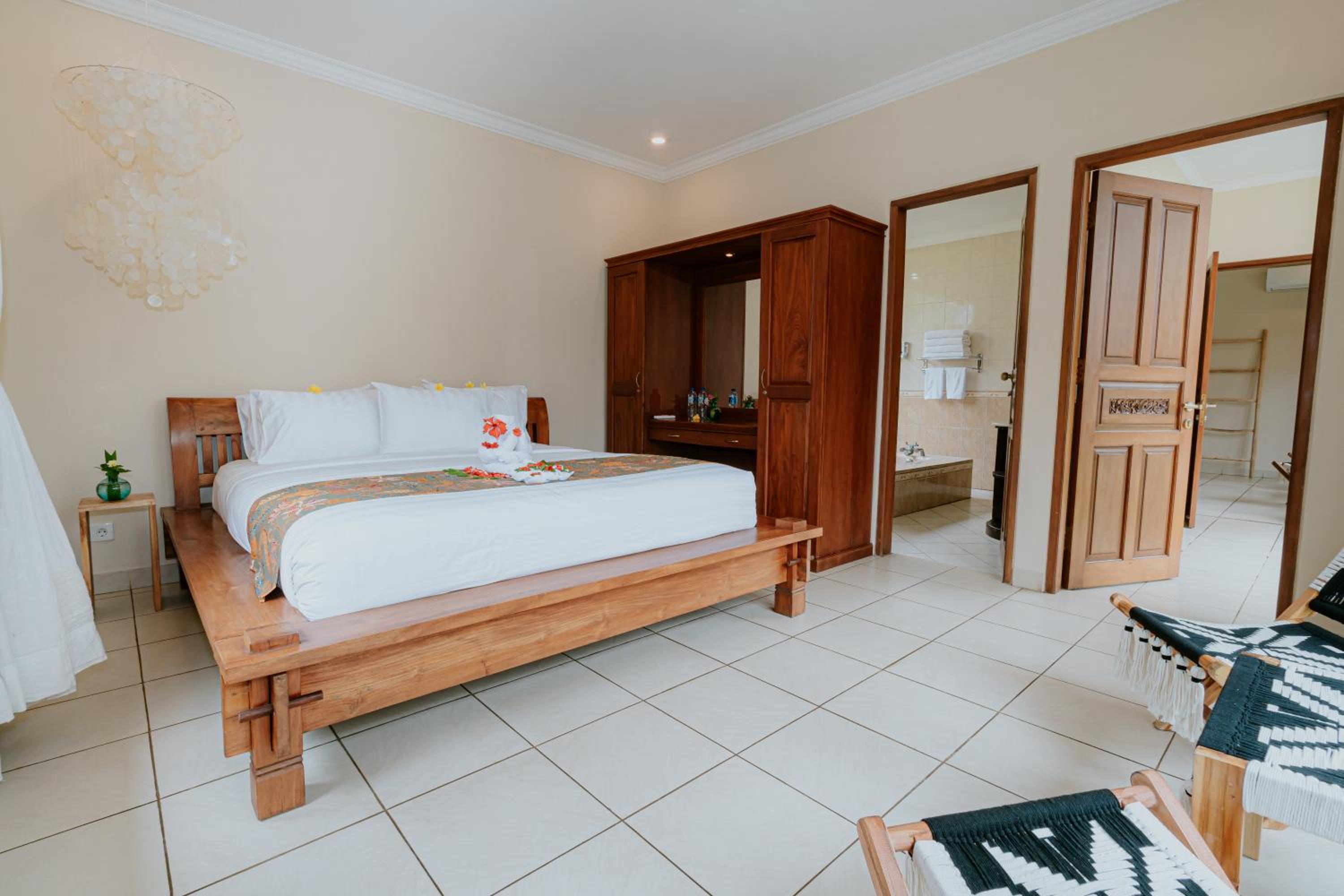 Bali Hai Island Resort Jembrana
