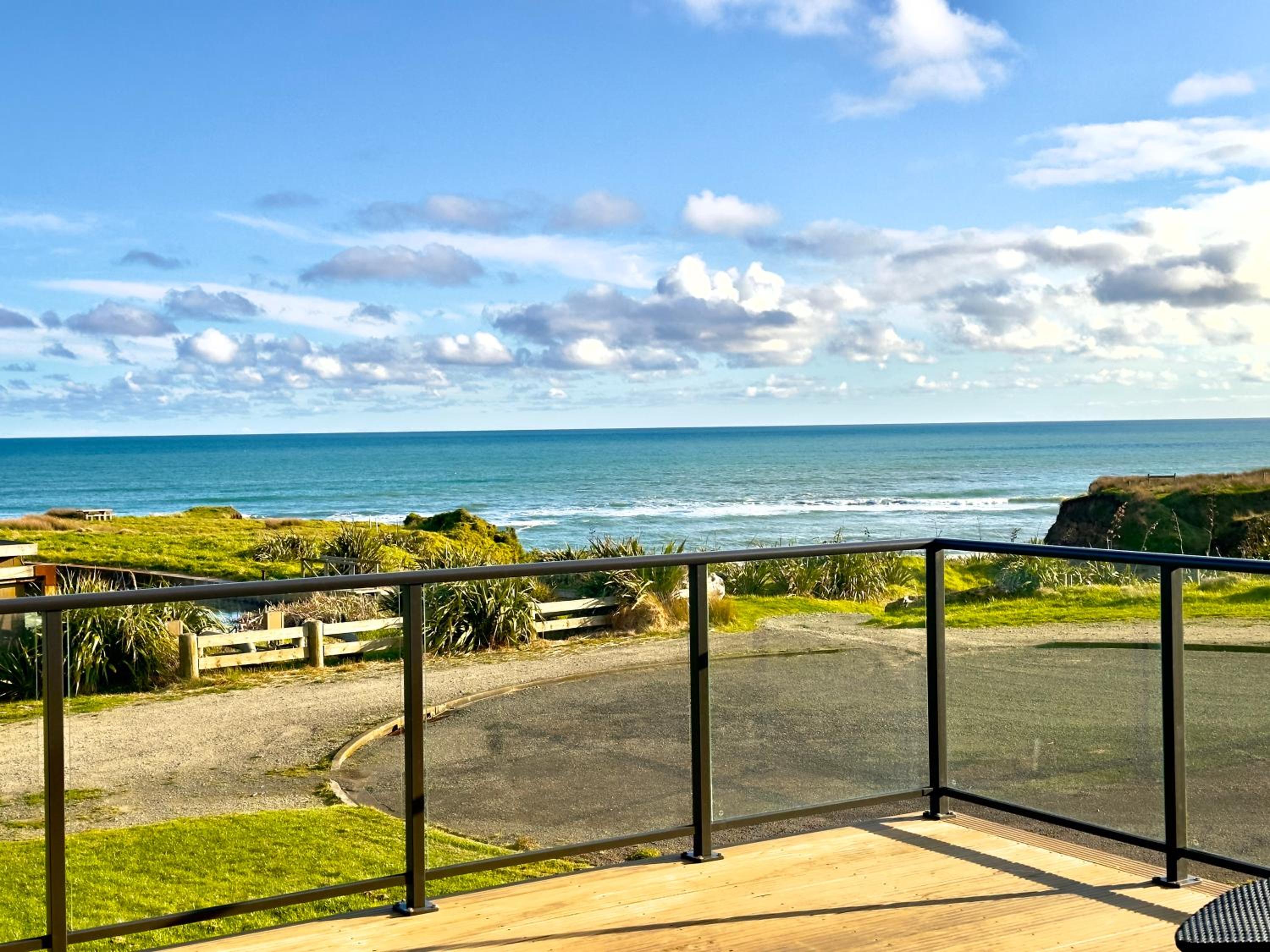 Luxury Absolute Ocean View Lodge view 3