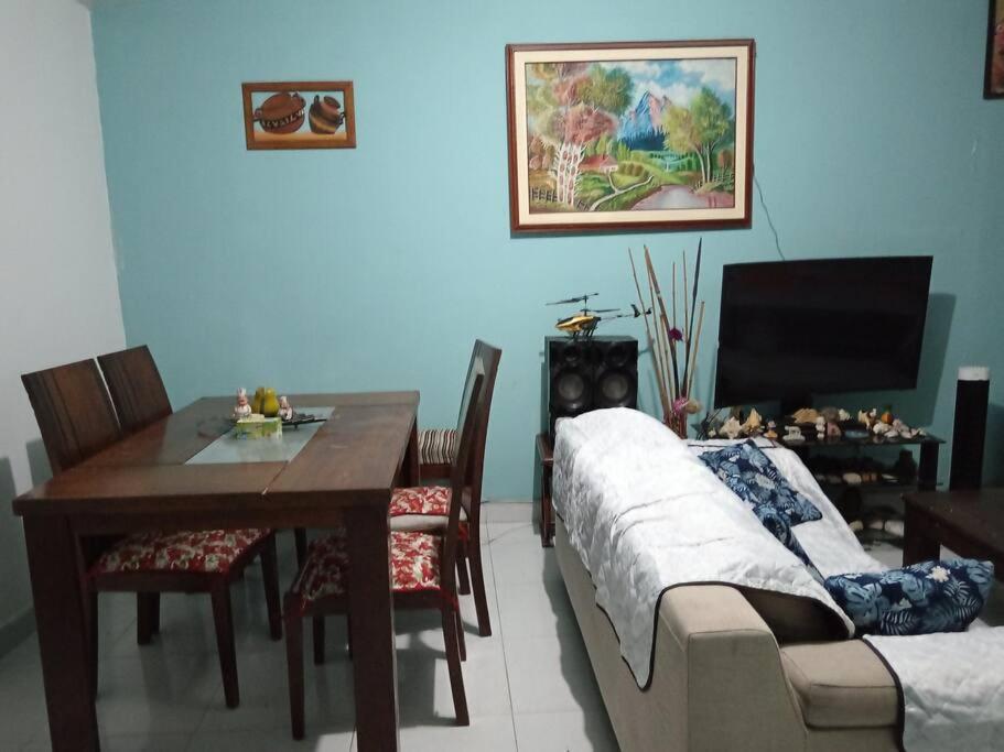 Casa Familiar