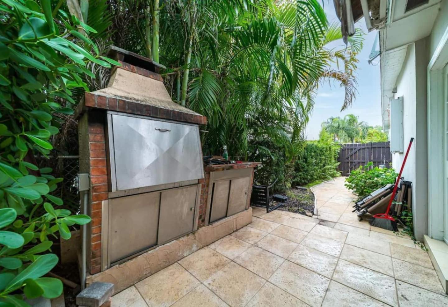 Heated Pool Home, Near Beach