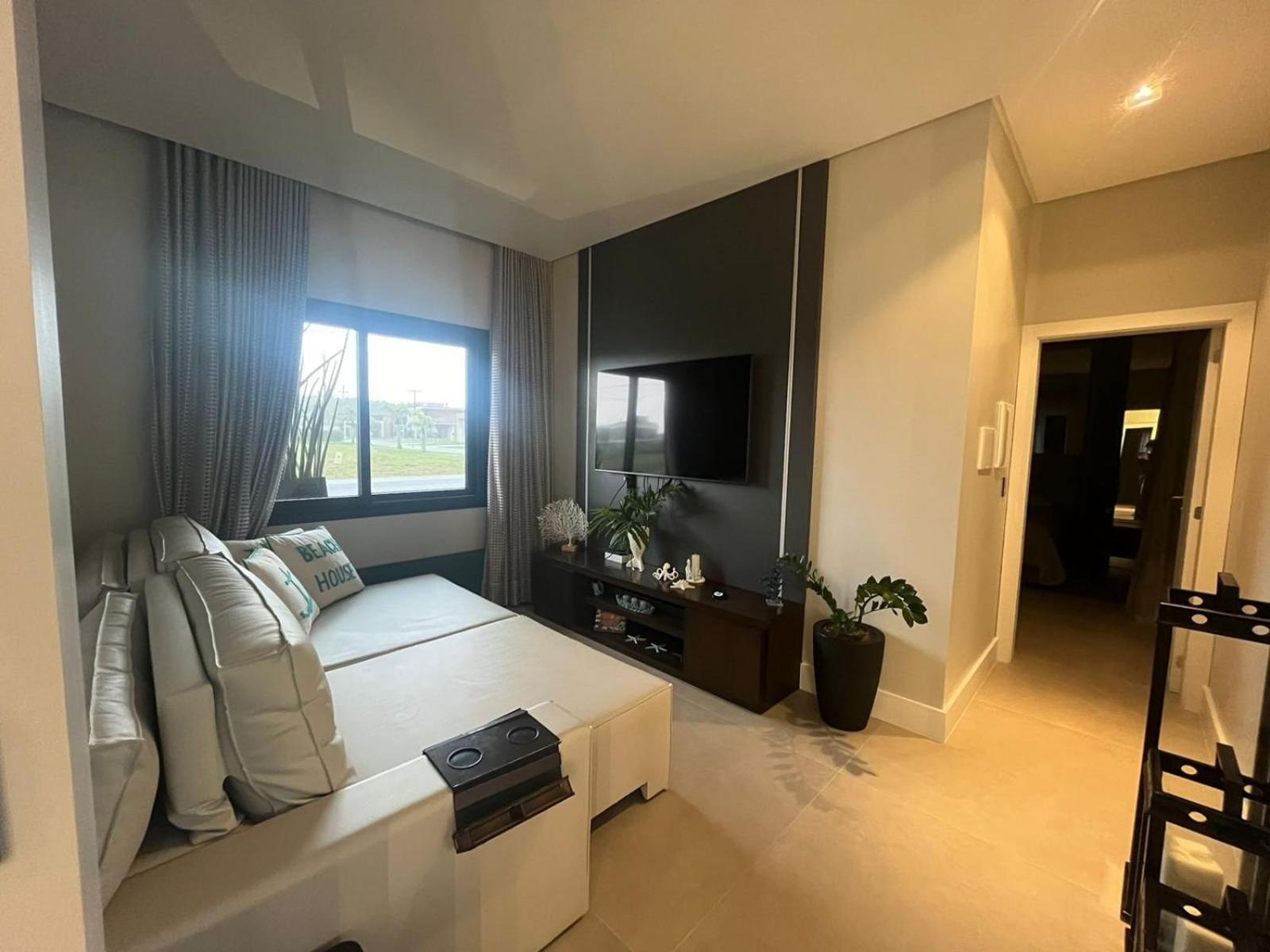 Casa Luxuosa no Condomínio Costa Serena