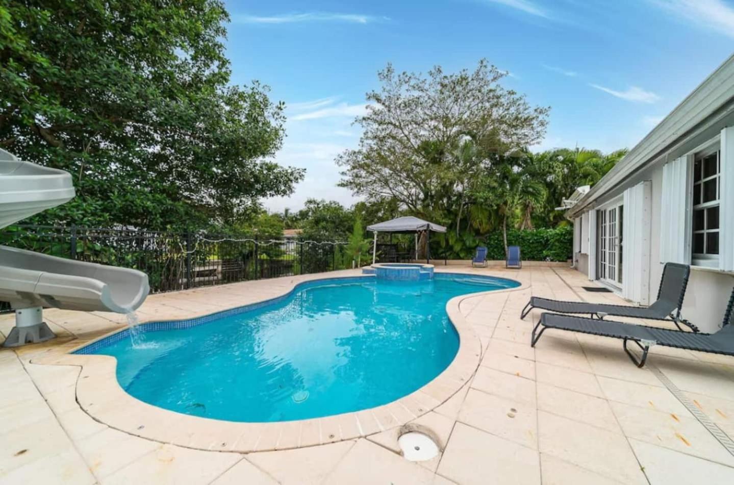 Heated Pool Home, Near Beach