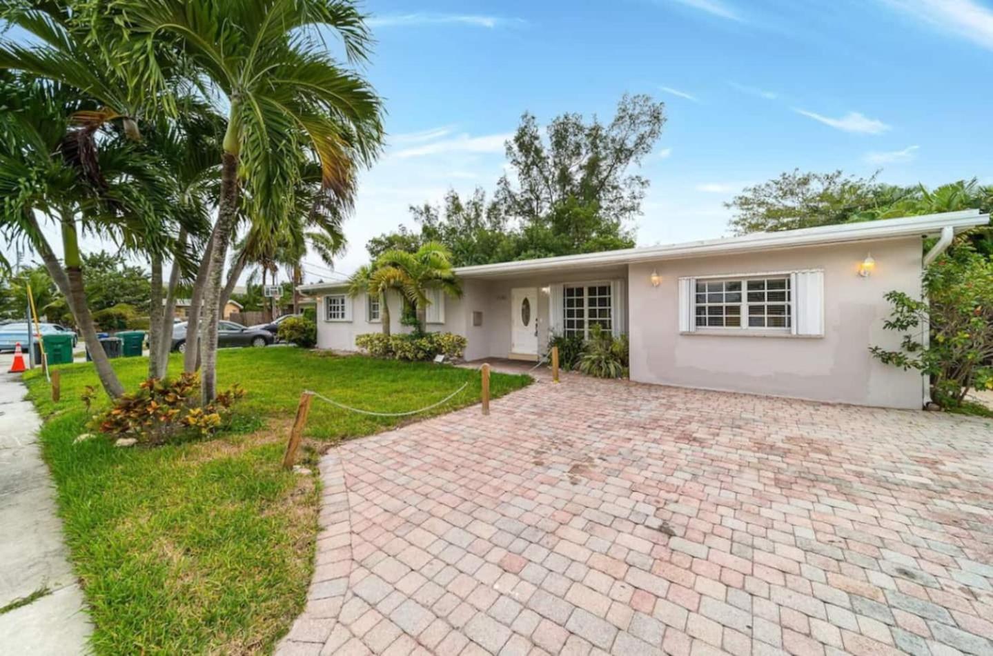 Heated Pool Home, Near Beach