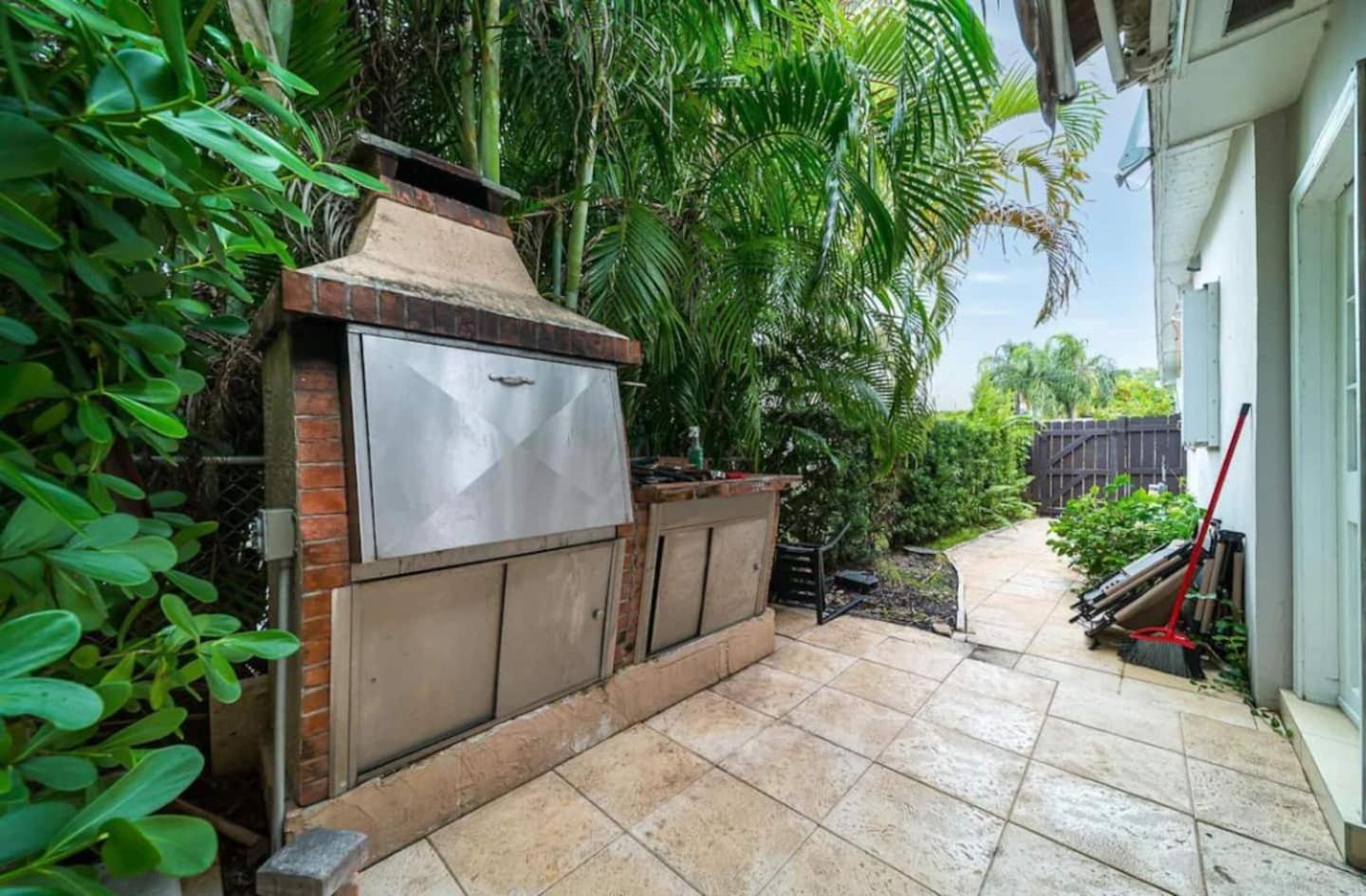 Heated Pool Home, Near Beach