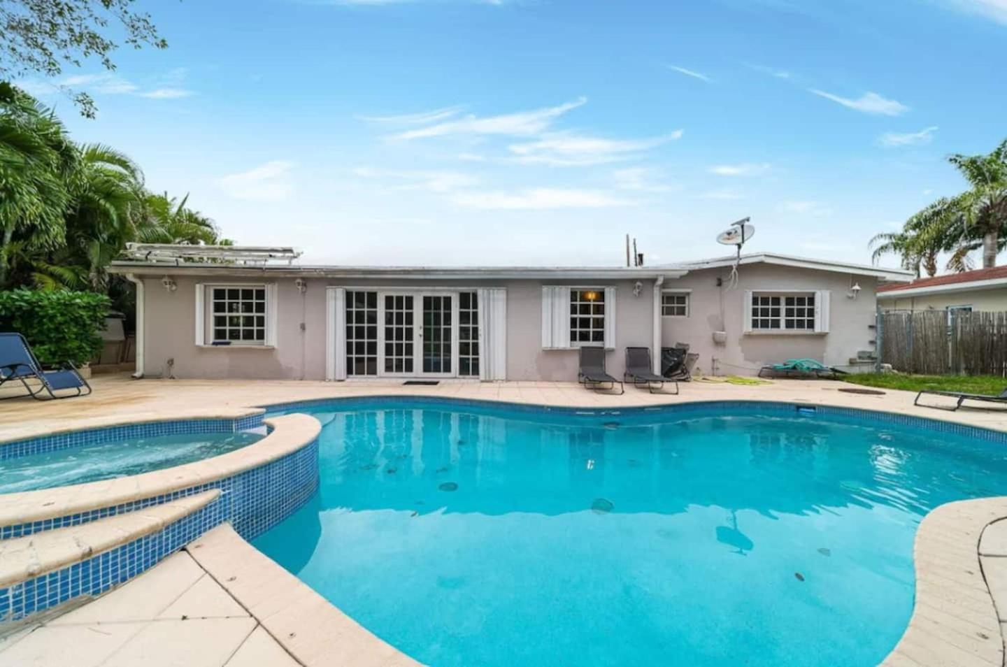 Heated Pool Home, Near Beach