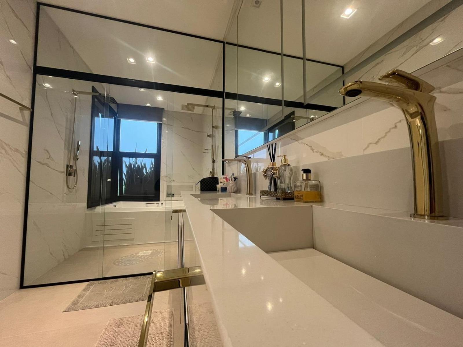 Casa Luxuosa no Condomínio Costa Serena