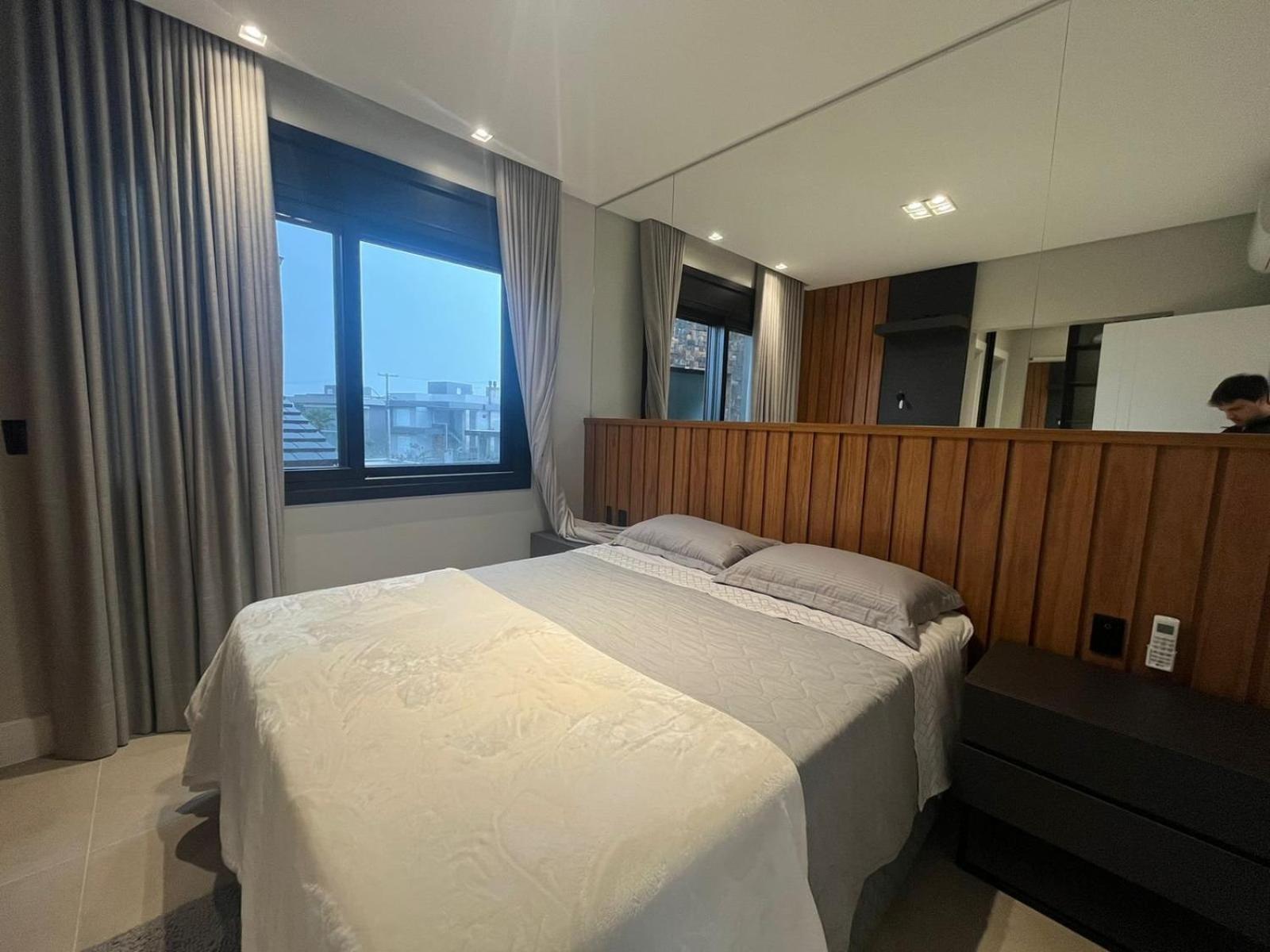 Casa Luxuosa no Condomínio Costa Serena