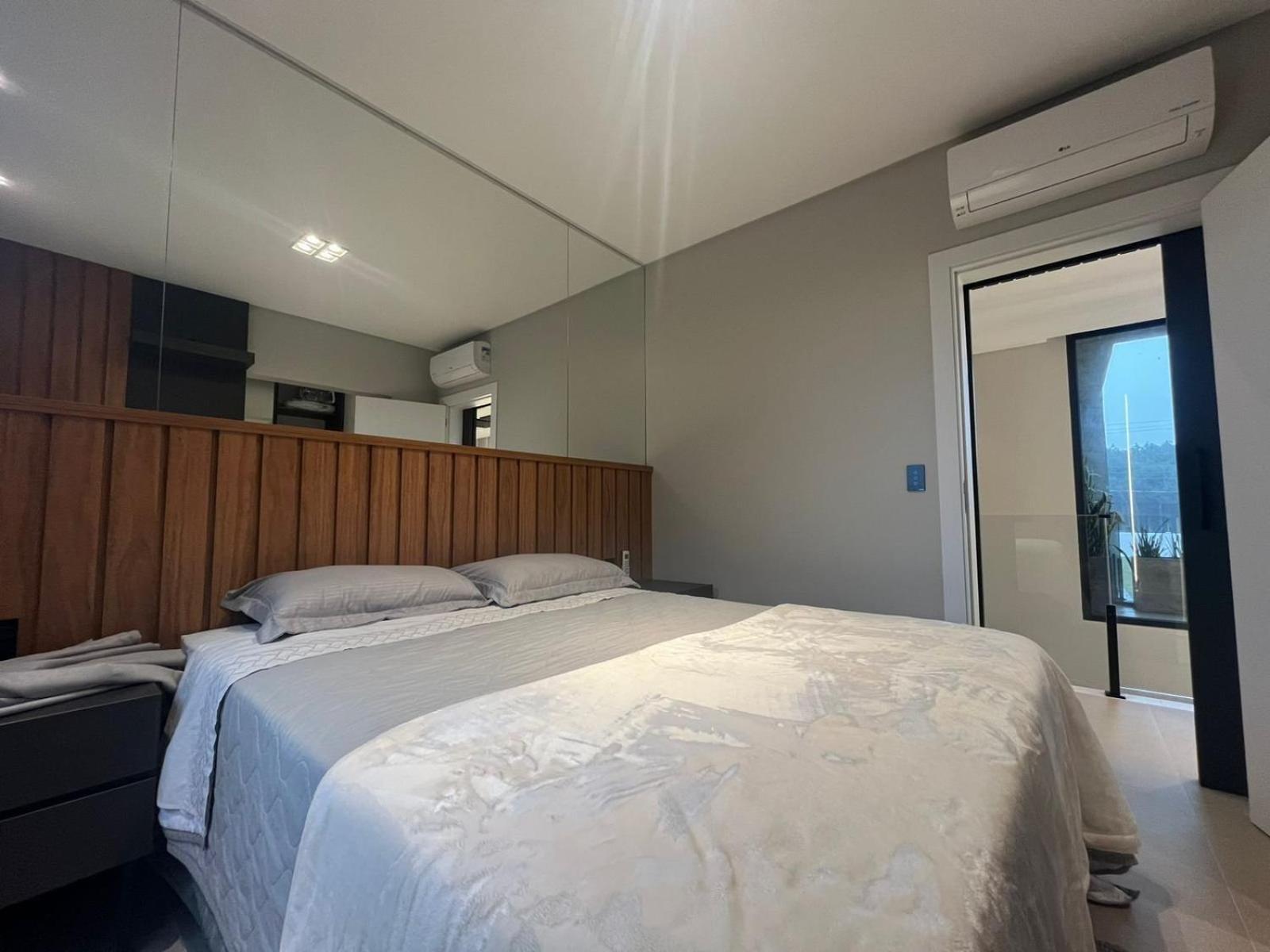 Casa Luxuosa no Condomínio Costa Serena