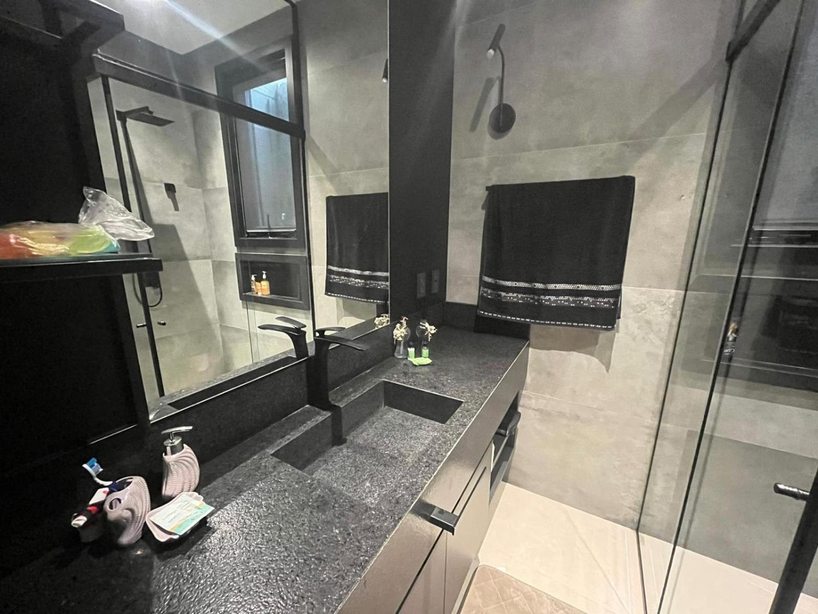 Casa Luxuosa no Condomínio Costa Serena