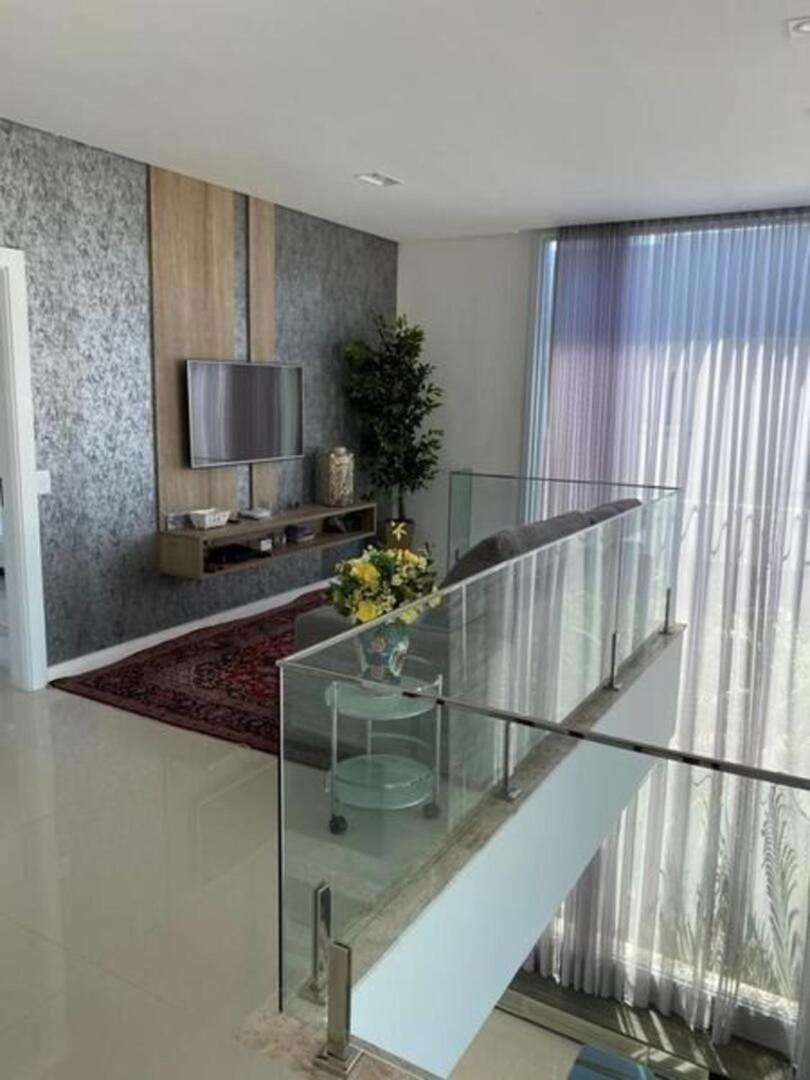 Casa de Luxo no Condomínio Enseada