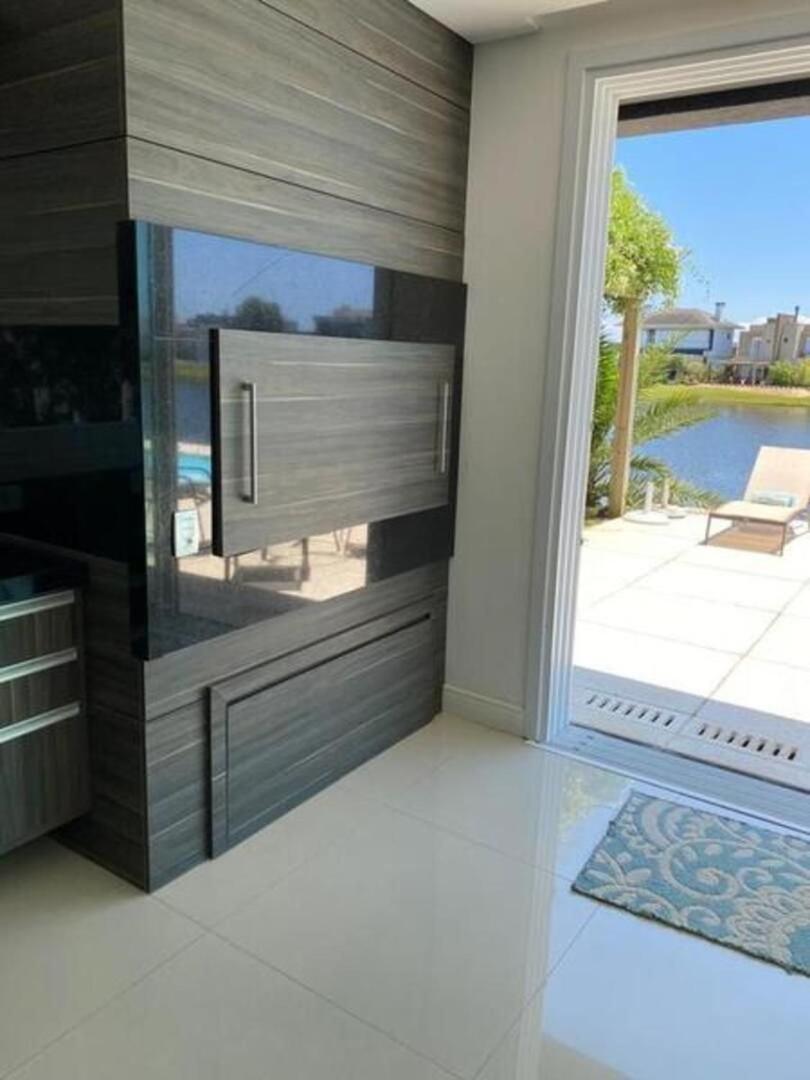 Casa de Luxo no Condomínio Enseada