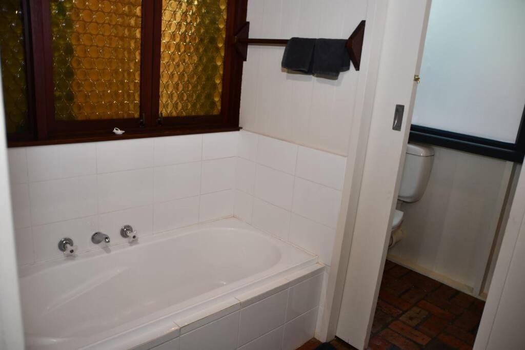 Diskin House Mt Pleasant Rd, Eltham for 16 guests
