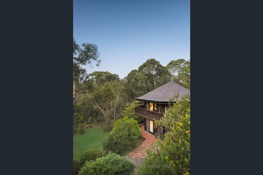 Diskin House Mt Pleasant Rd, Eltham for 16 guests