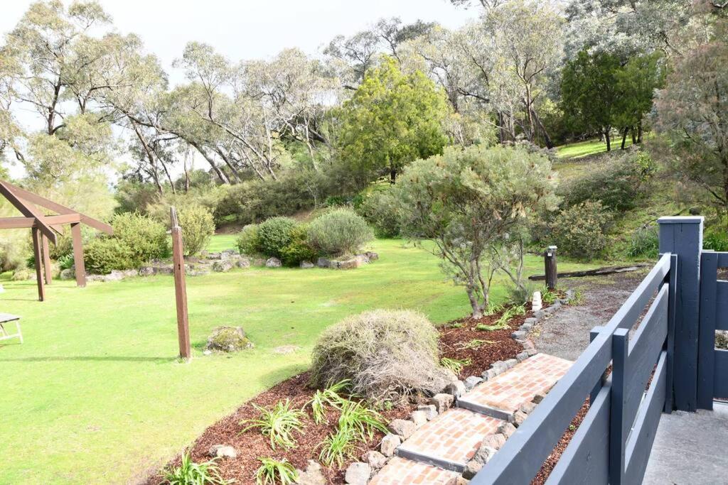 Diskin House Mt Pleasant Rd, Eltham for 16 guests
