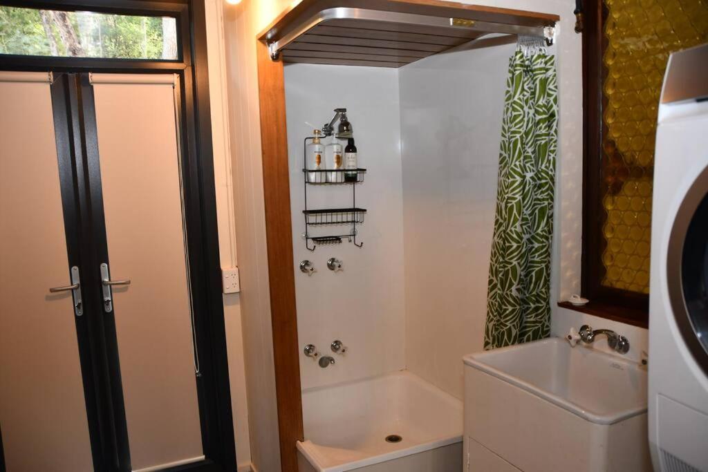 Diskin House Mt Pleasant Rd, Eltham for 16 guests