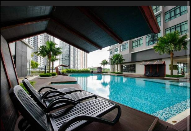 Arinara Homestay Near IOI City Mall Putrajaya 3R2B 5-6Pax at Conezion Residence view 3
