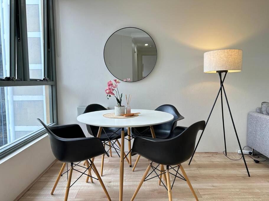 Cosy 2Bed Apt at CBD with free parking