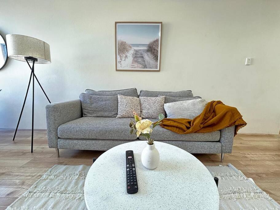 Cosy 2Bed Apt at CBD with free parking