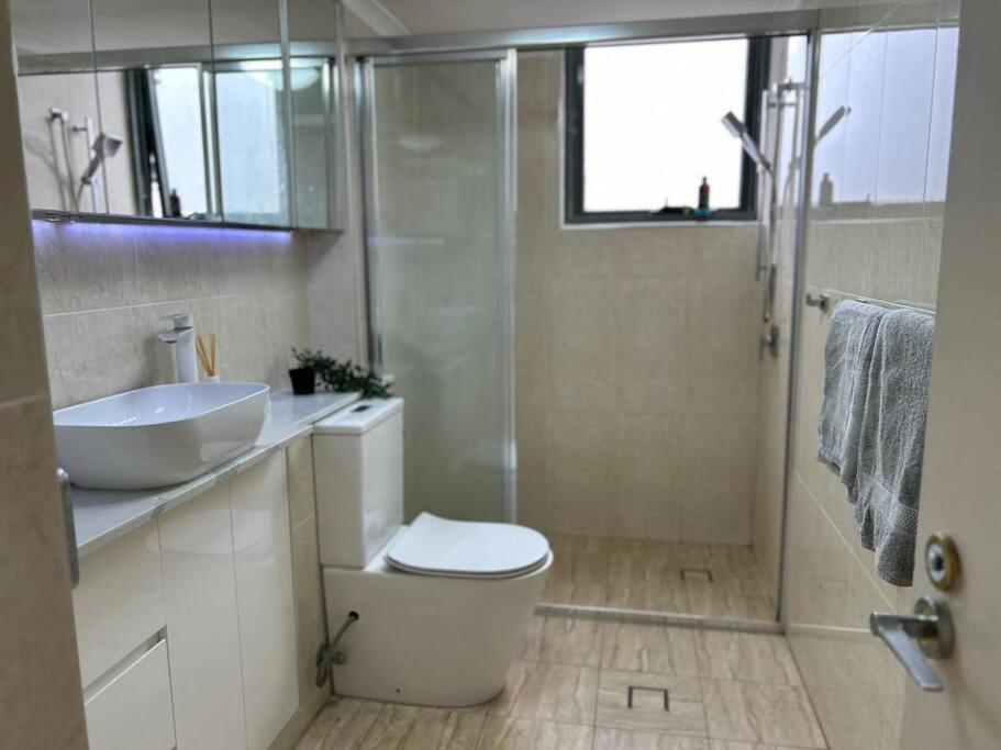 Cosy 2Bed Apt at CBD with free parking