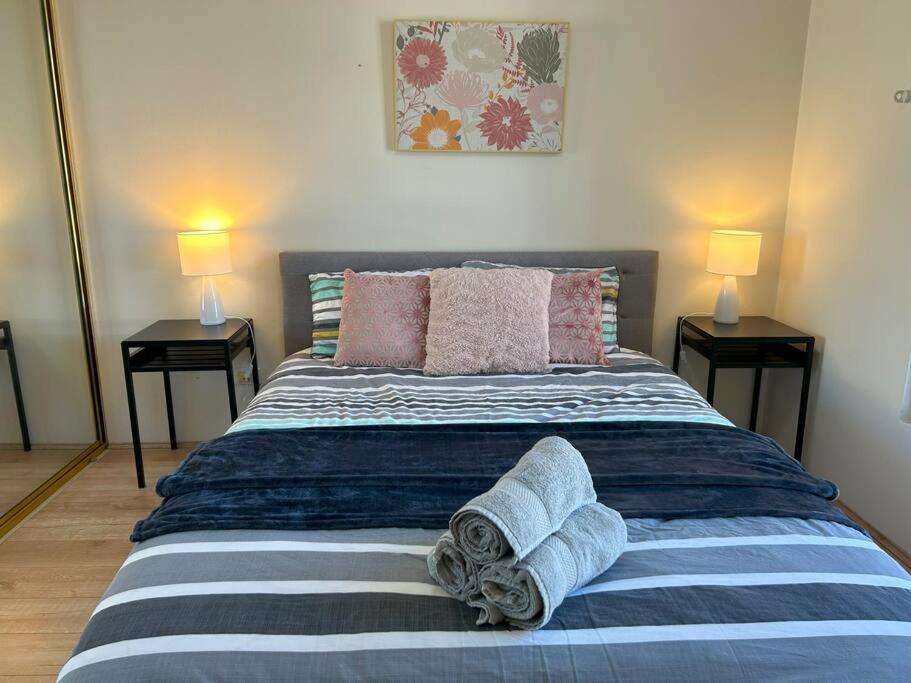 Cosy 2Bed Apt at CBD with free parking