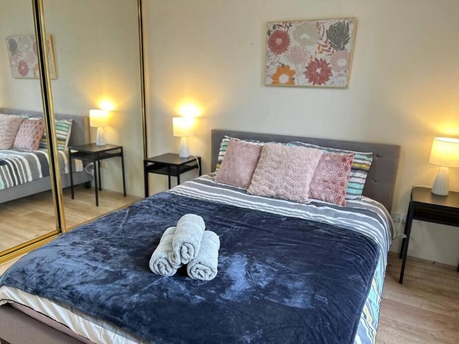 Cosy 2Bed Apt at CBD with free parking