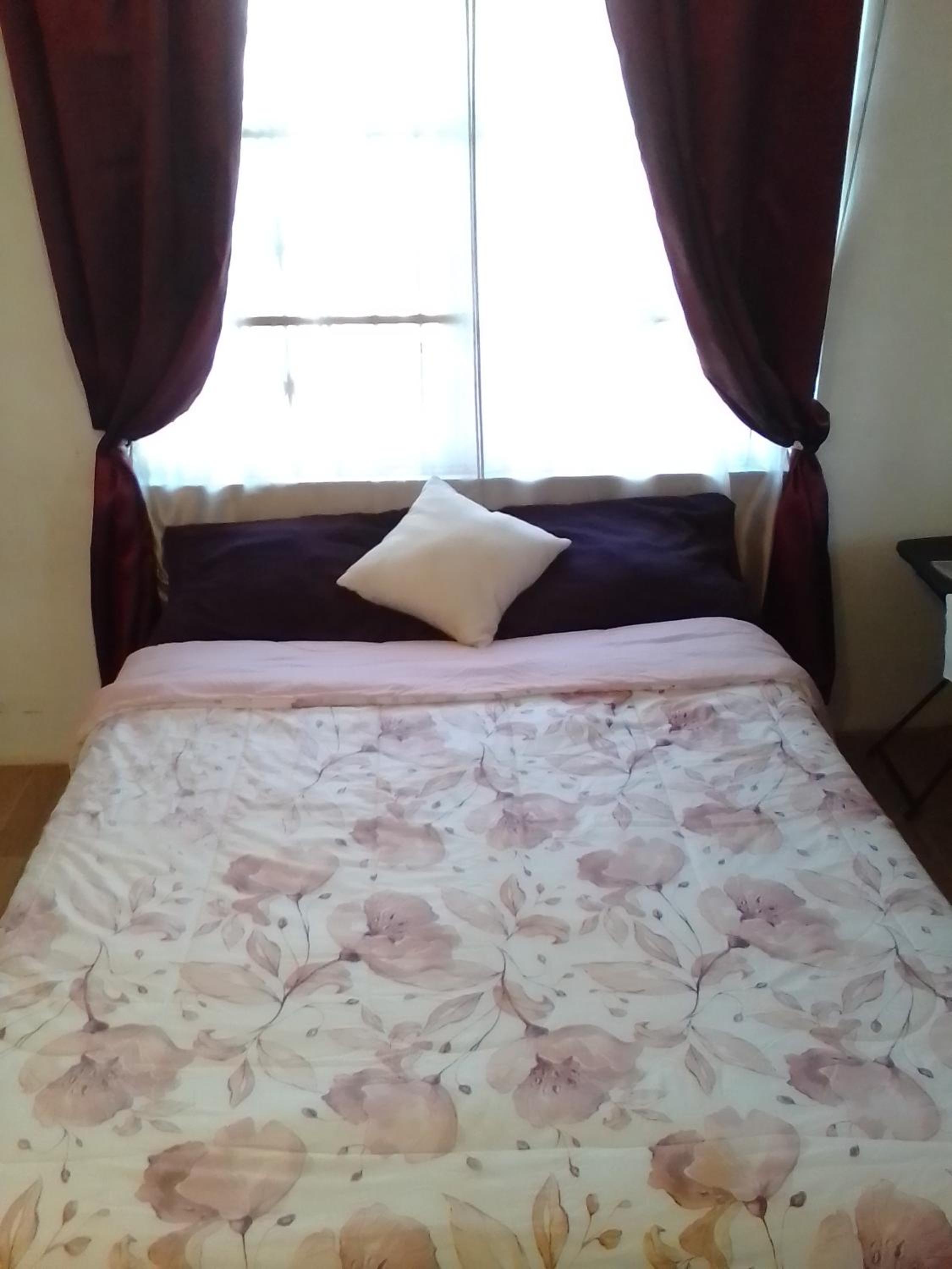 Cozy Efficiency Near Beach