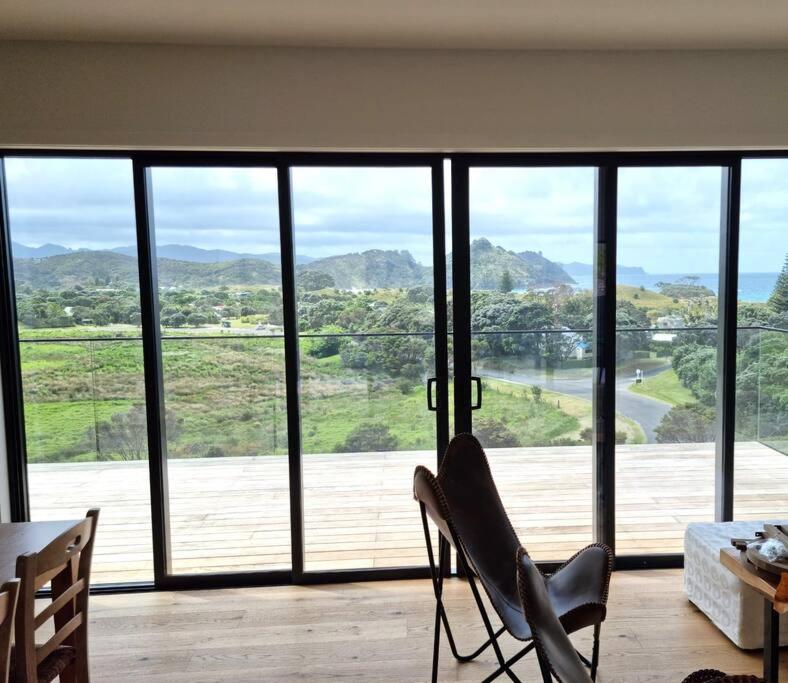 XSPOT Medlands Beach House - Ocean views - Short stroll to the beach view 4