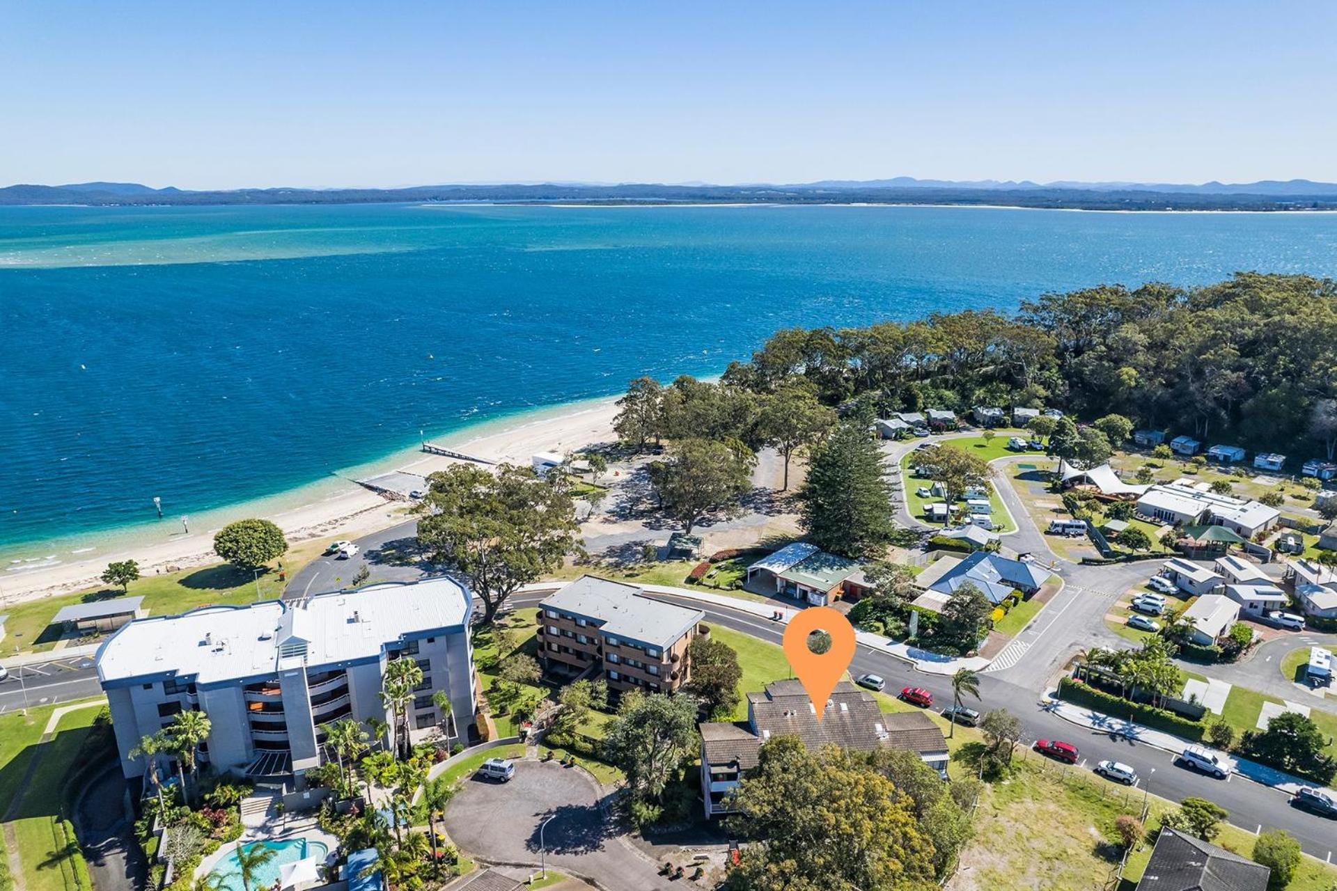 Villa Ellisa 5 10 Columbia Cl stunning unit with stunning views