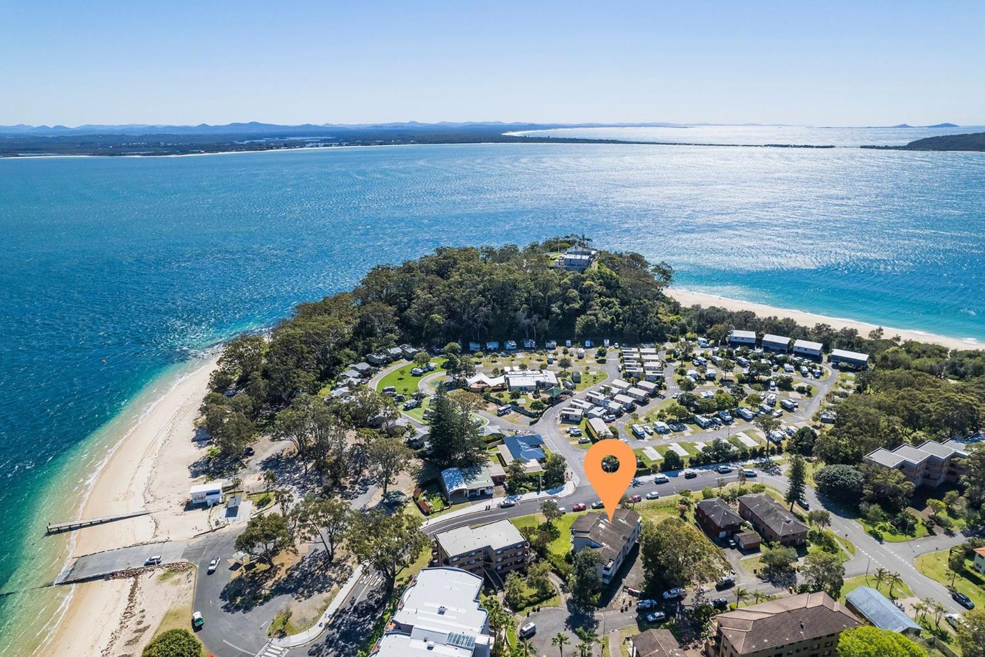 Villa Ellisa 5 10 Columbia Cl stunning unit with stunning views