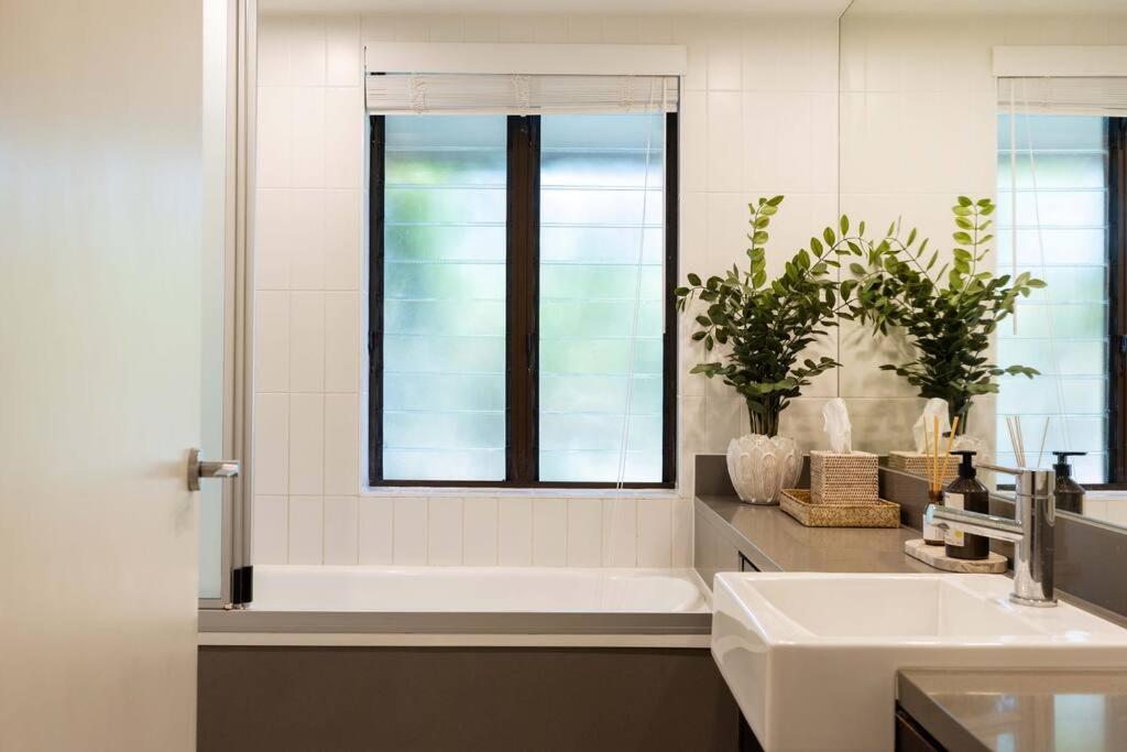 Luxury Port Douglas beachside 3 Bedroom Temple Apartment with Private roof top terrace Due to copyright we can't disclose the resort name but google Port D
