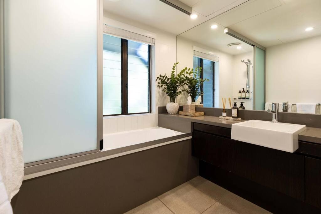 Luxury Port Douglas beachside 3 Bedroom Temple Apartment with Private roof top terrace Due to copyright we can't disclose the resort name but google Port D