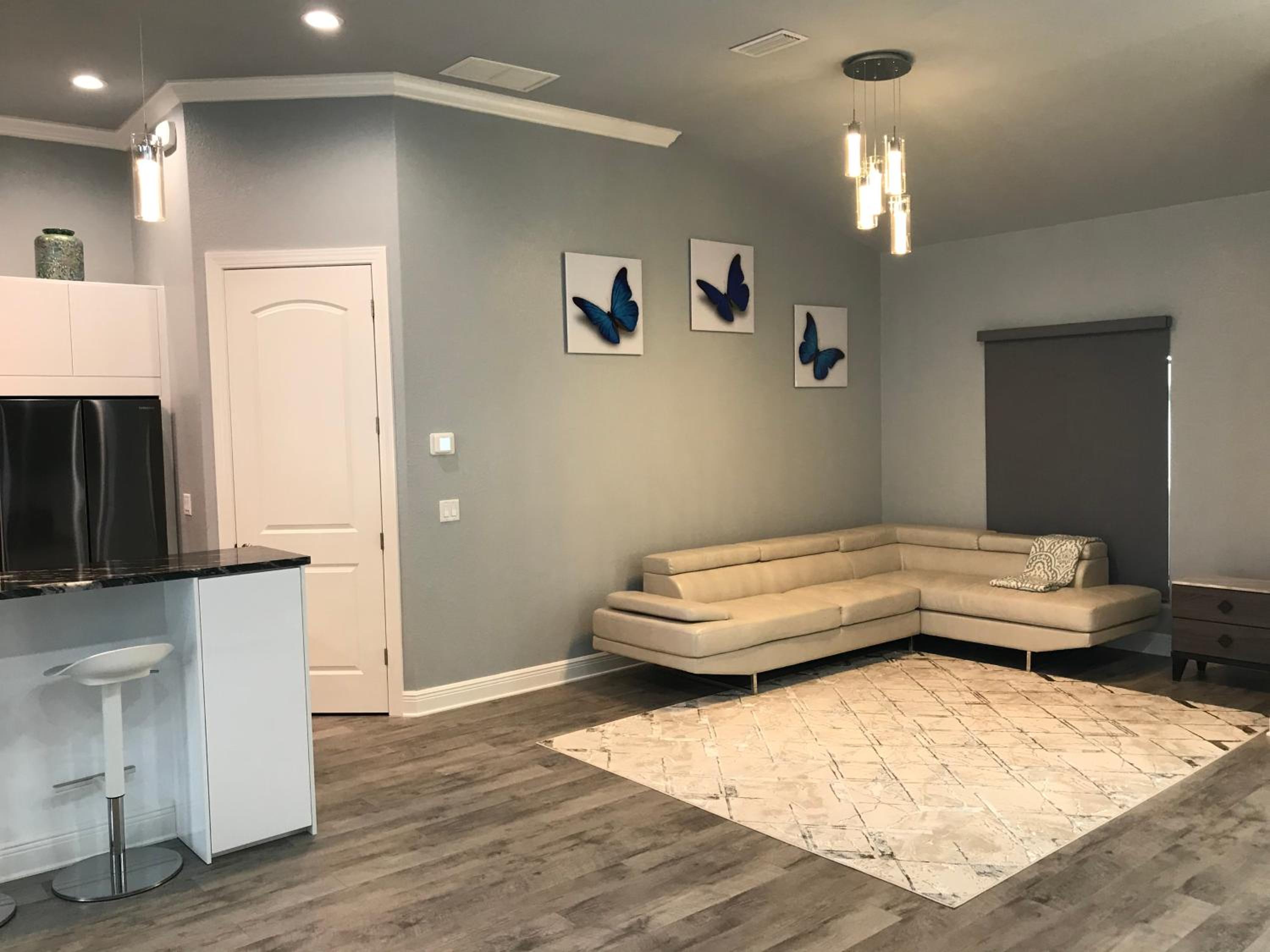 Venice Beach Getaway with Heated Saltwater Screened Pool view 3