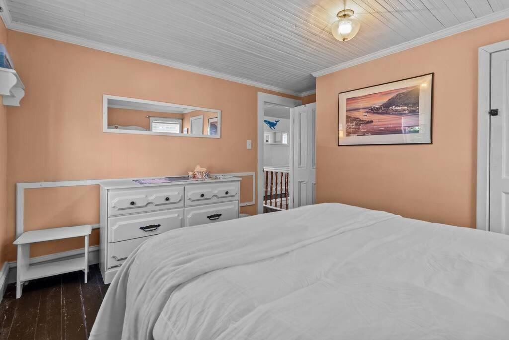 Tigh-Na-Mara 4BR Scandinavian HotSoak by the Sea