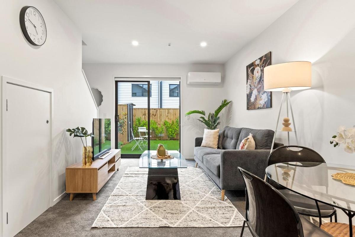 Cozy 1BR Getaway with Private Patio at Fathom — Auckland