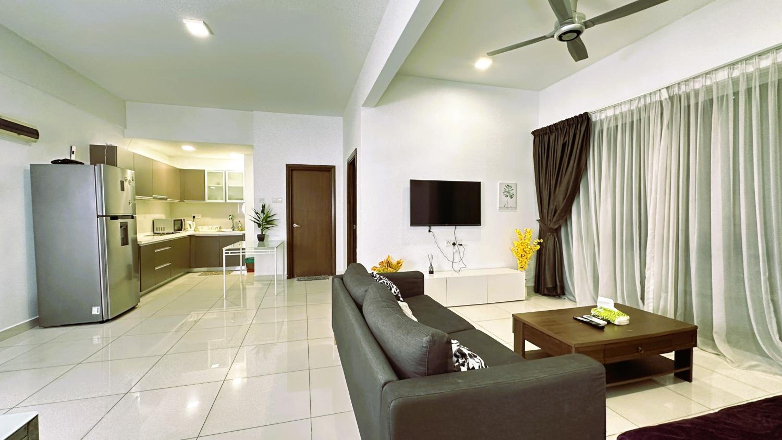 Premium service suites with infinity pool at KLCC