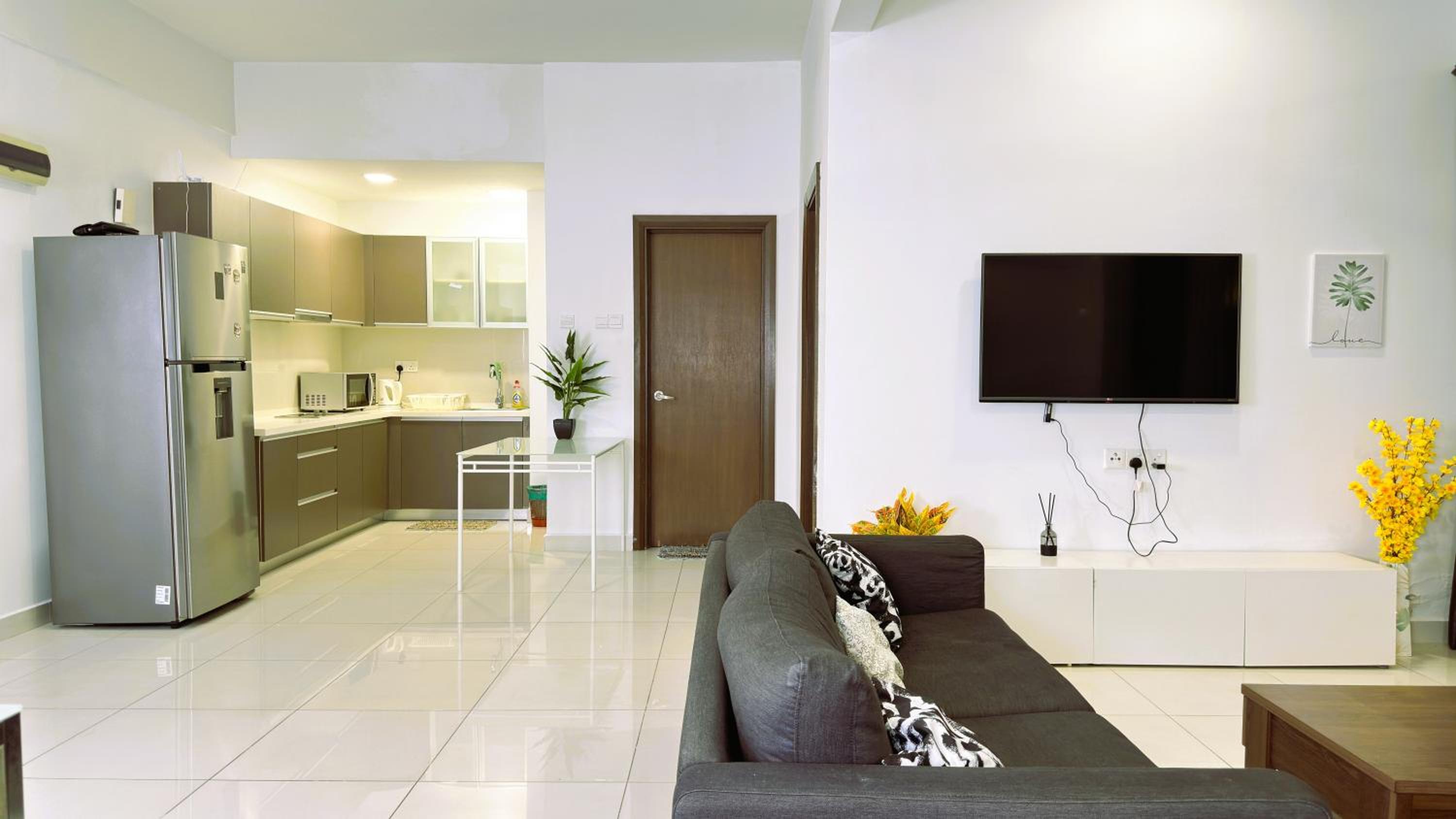Premium service suites with infinity pool at KLCC