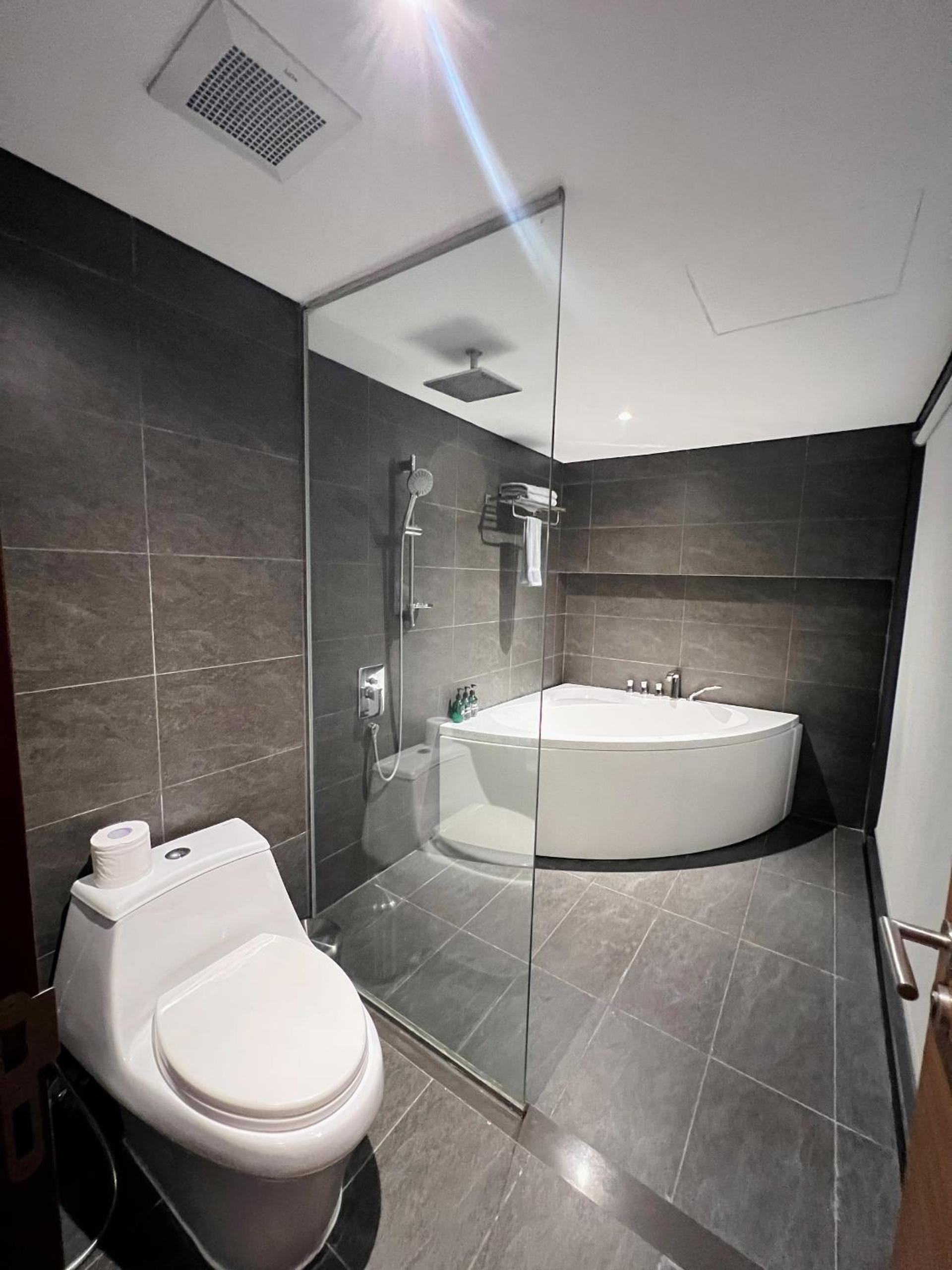 TVG - PentStudio West Leak Residence Hanoi