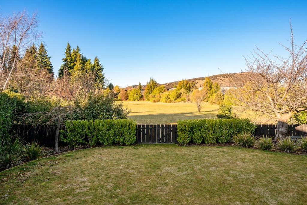 Luxury Wanaka Home, Hot tub, garden view 5