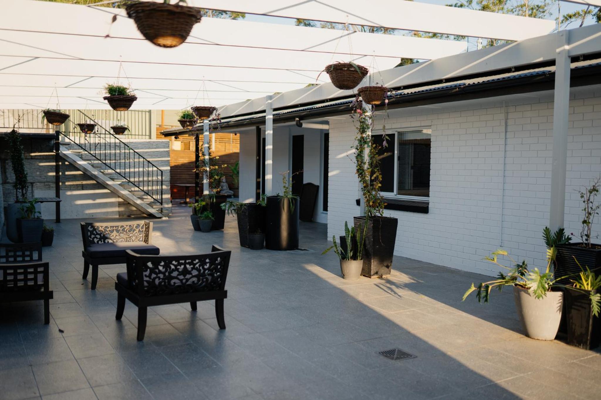 Lavish Group Retreat Sleeps Up to 26 includes Tiny Home with Pool Sauna Hair Makeup Room