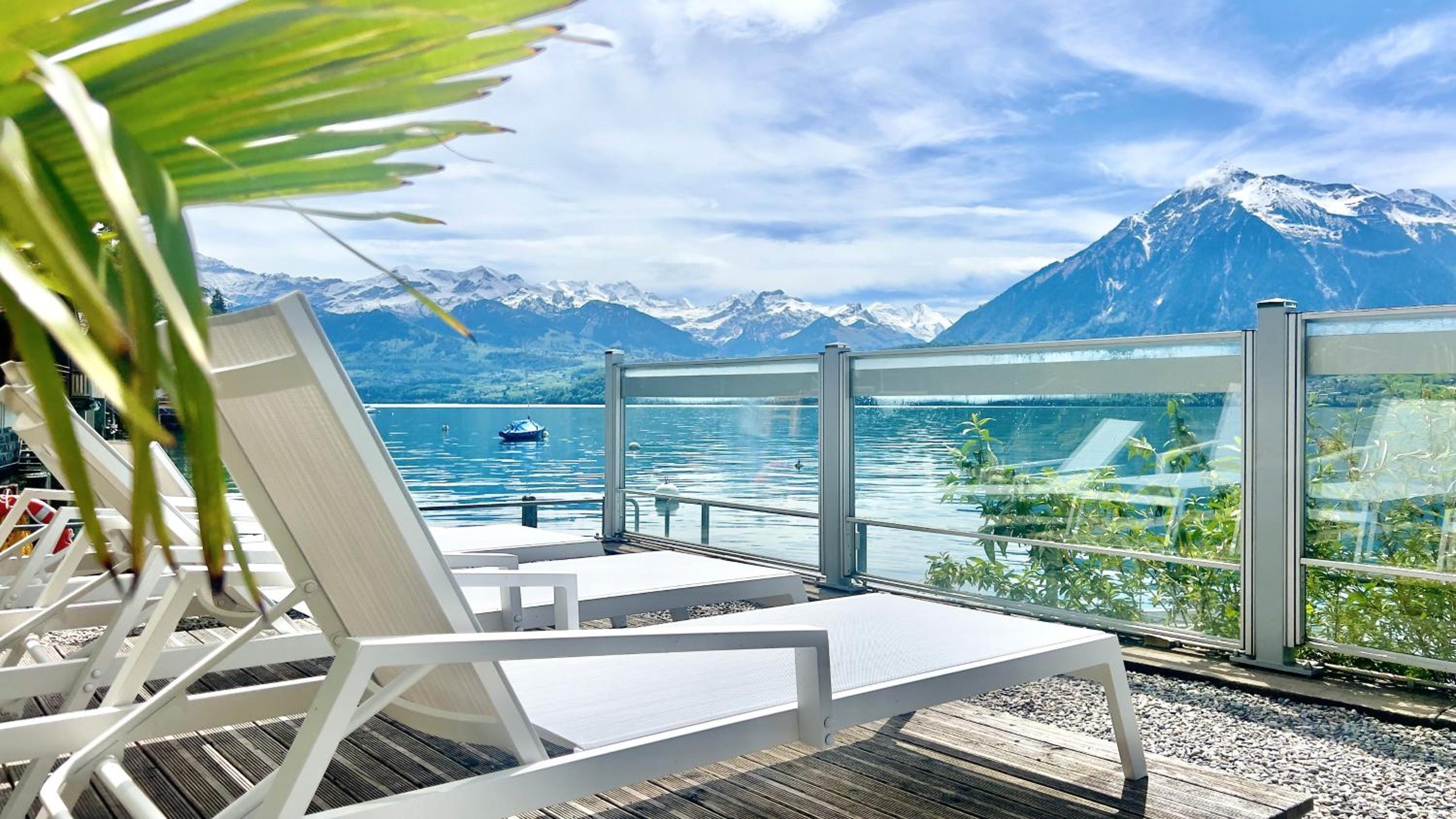 Boutique Hotel Niesenblick - direkt am Thunersee gelegen mit SELF CHECK IN & digitaler Rezeption