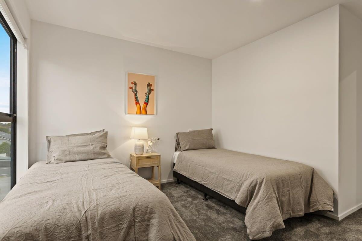Auckland Basecamp - 2BR Crescent City Comfort view 3