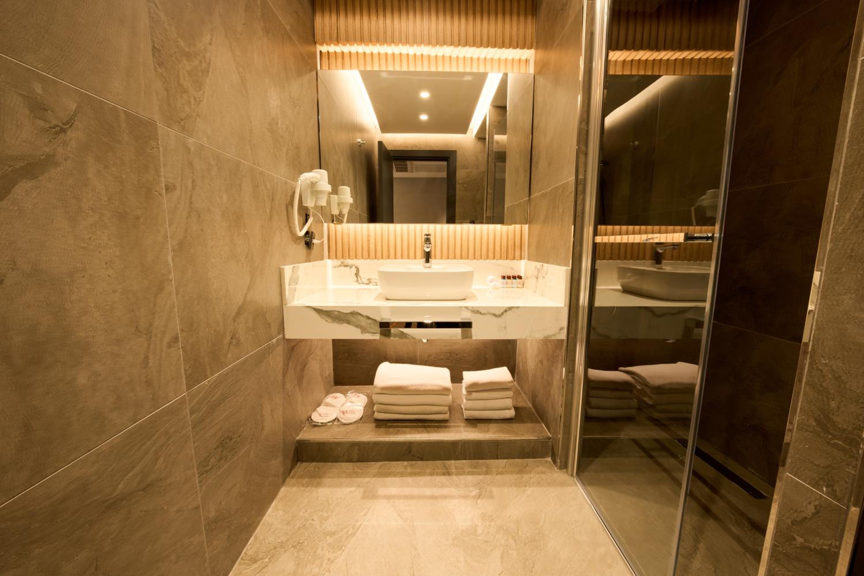 Osmanbey Fatih Hotel - Image 57