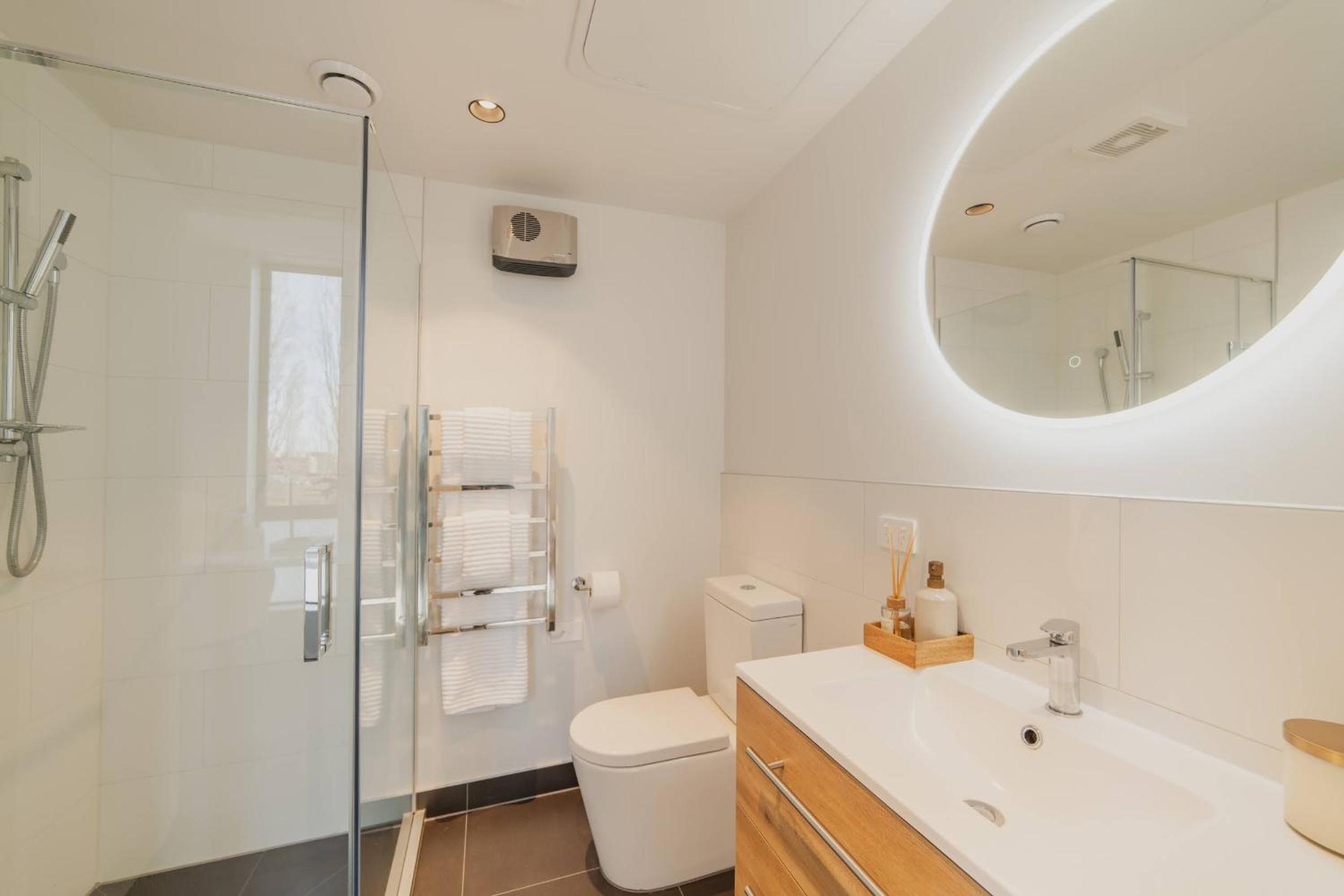 Chic and Contemporary Living at Cambridge Terrace view 3