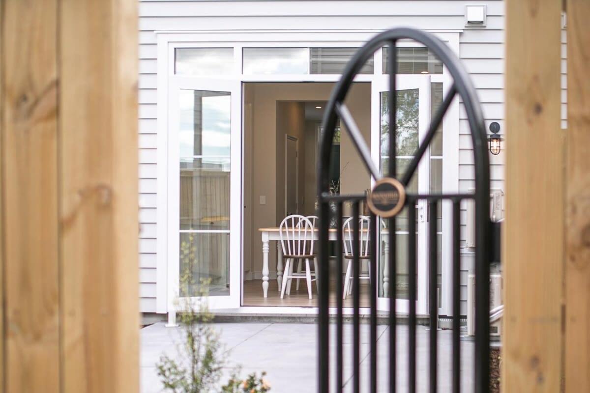 Parkside Heritage Retreat 3-Bedroom Terrace Charm view 4