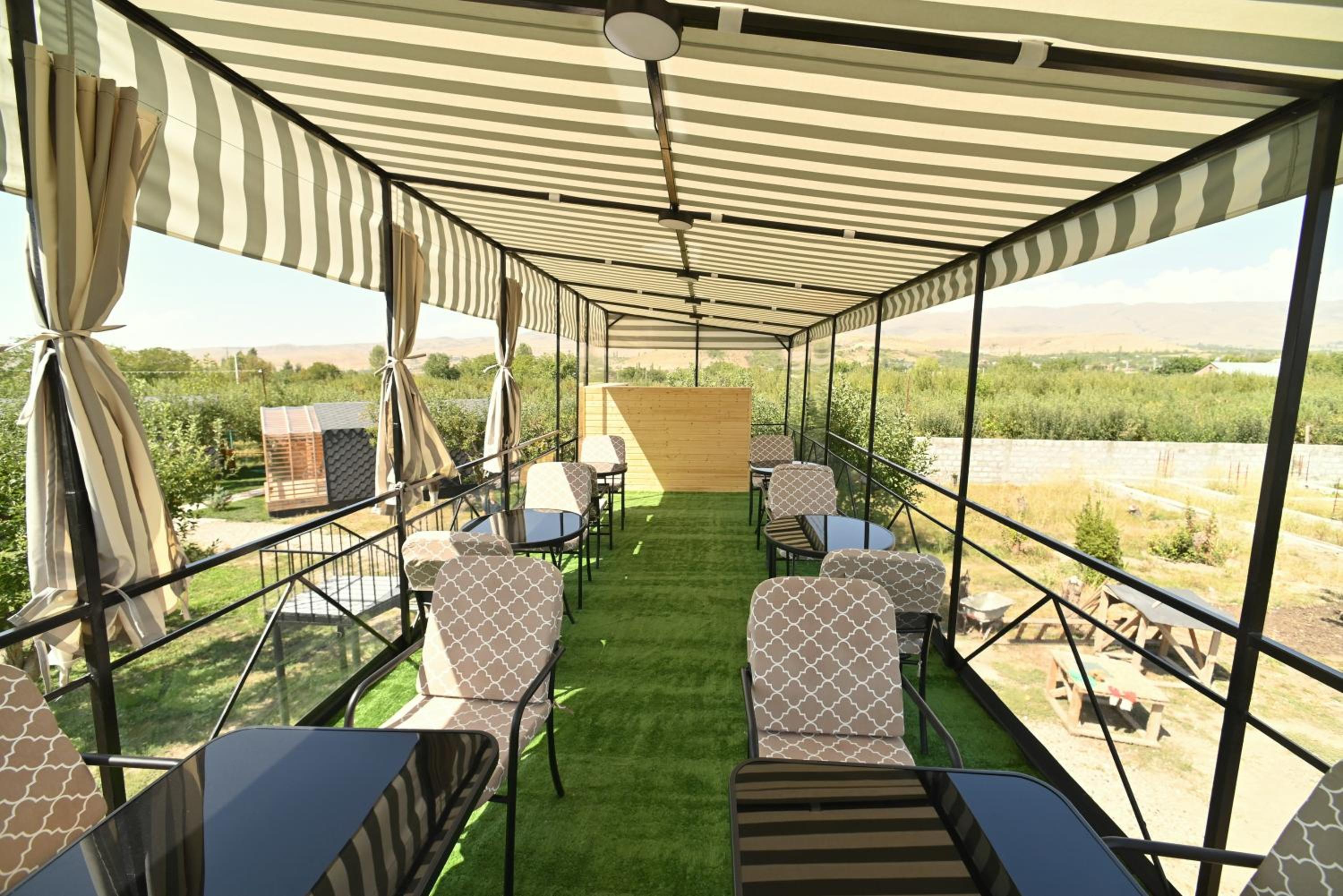 Hidden Garden Resort