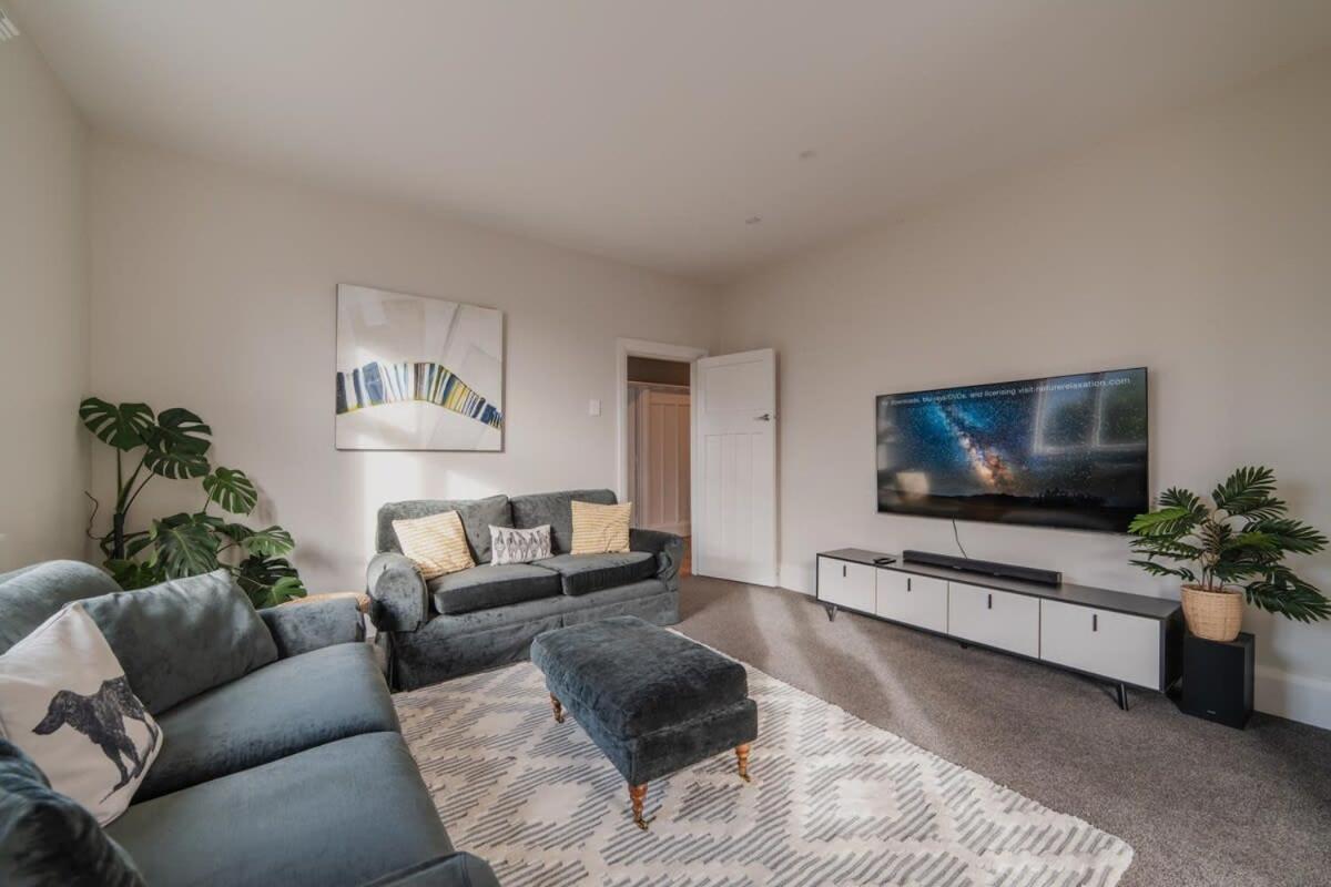 Forfar Dream Dwelling - 3BR Home view 2