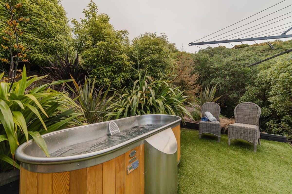 Ocean Views at Rapanui Lodge- 4BR Gem with Parking view 2